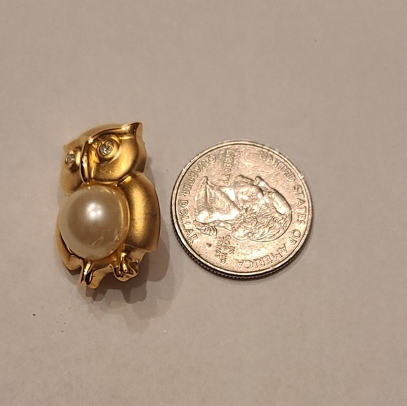 Gold Tone Pearl Owl Rhinestone Eyes Brooch Pin - Picture 3 of 3